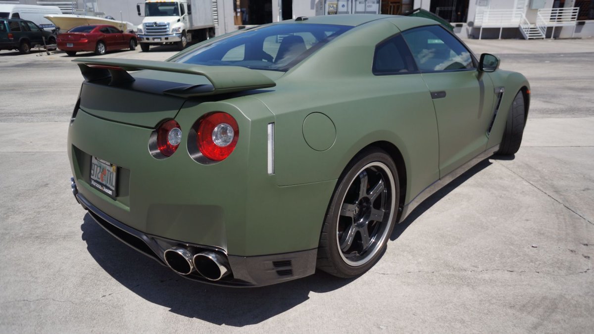Nissan Skyline r34 цвет хаки