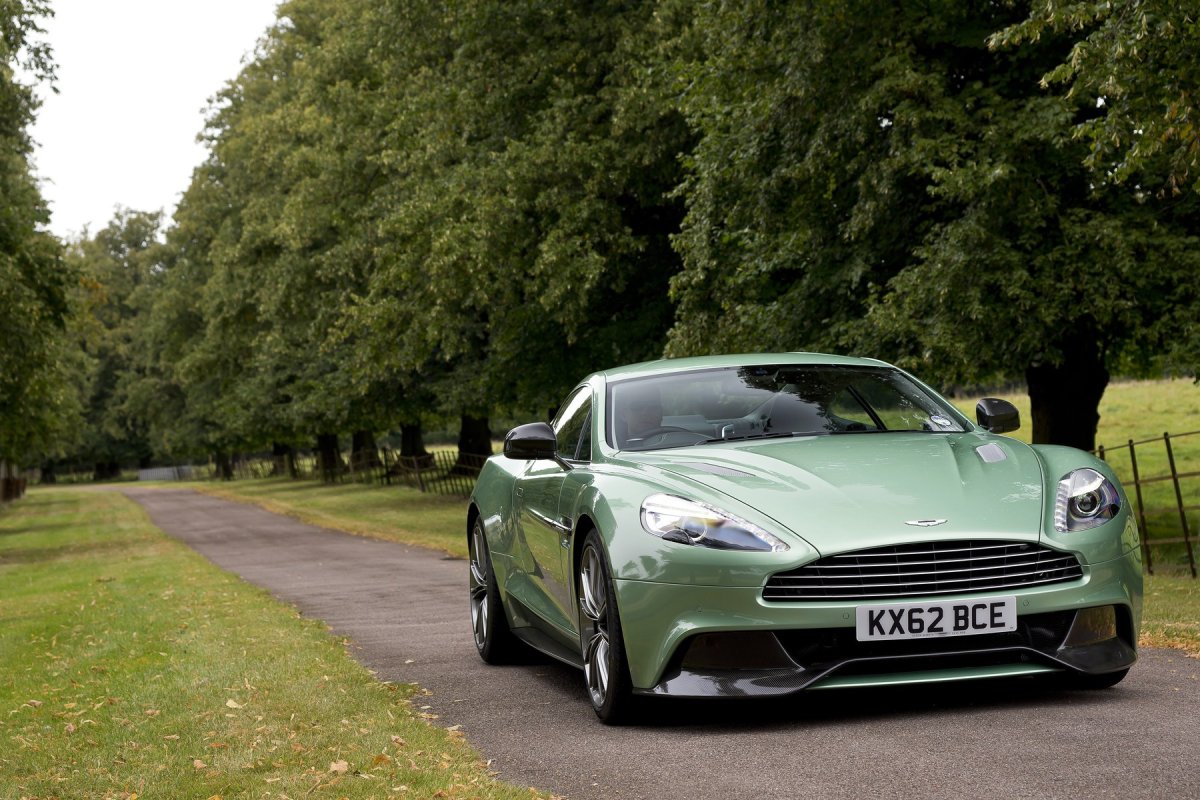 Aston Martin v12 Vanquish 2012