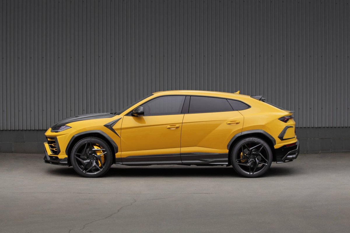 Lamborghini Urus Yellow