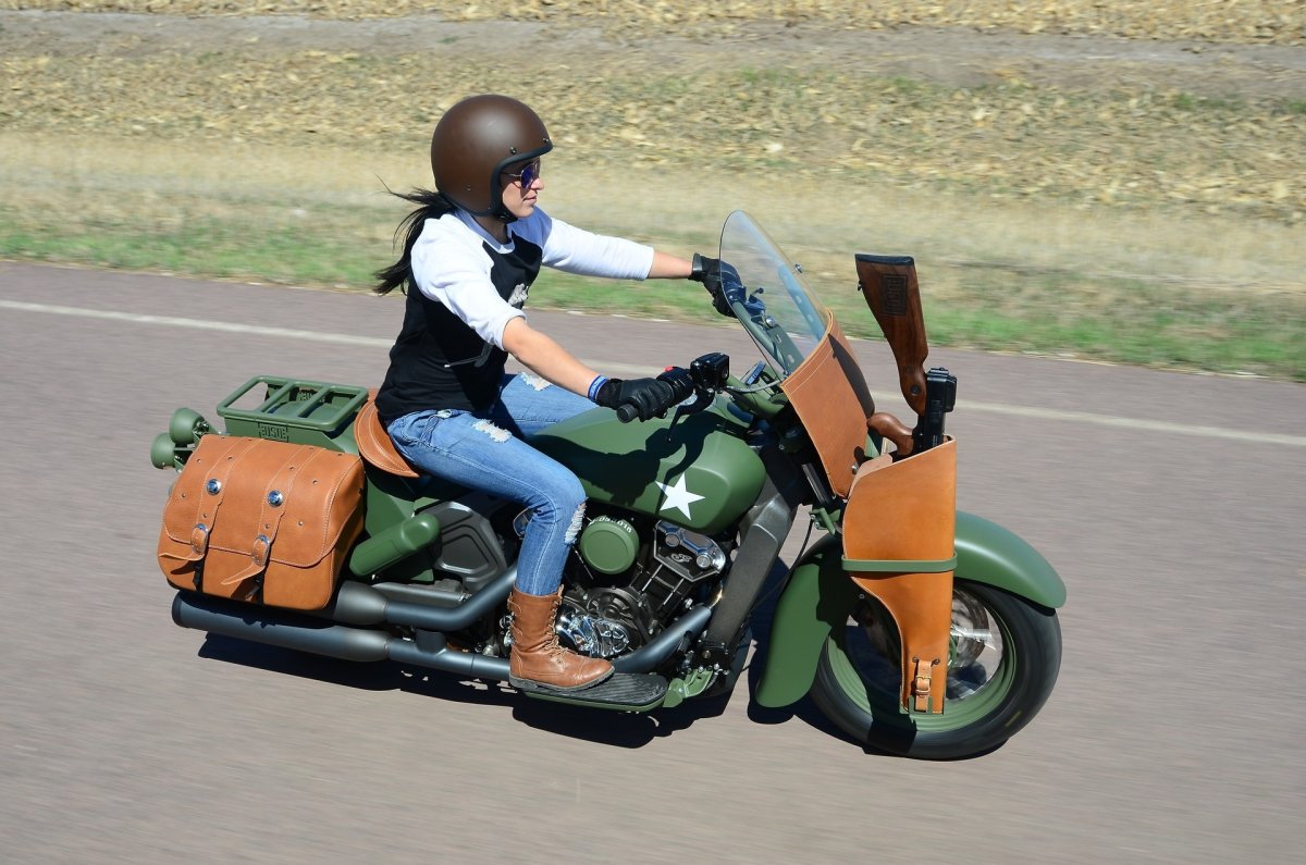 Indian Scout Custom с коляской