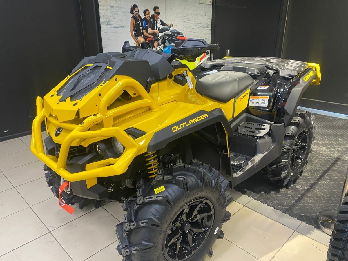 Линейка новых BRP XMR 1000 цвета