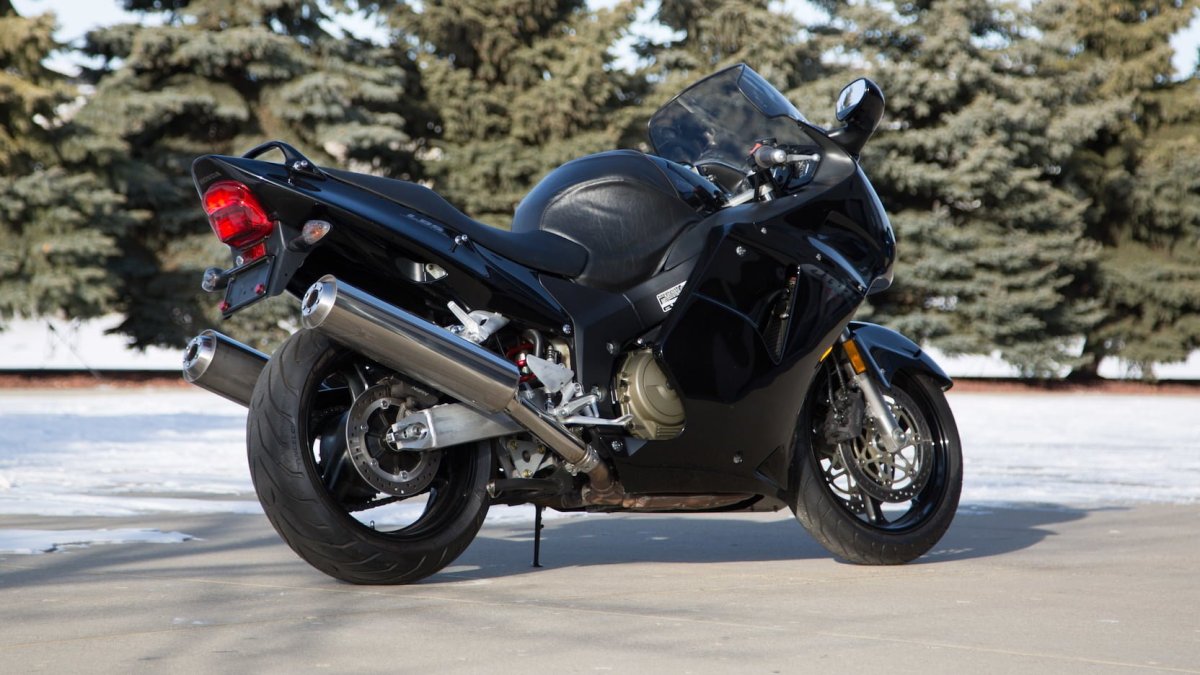 Мотоцикл Honda CBR 1100 XX super Blackbird 1999