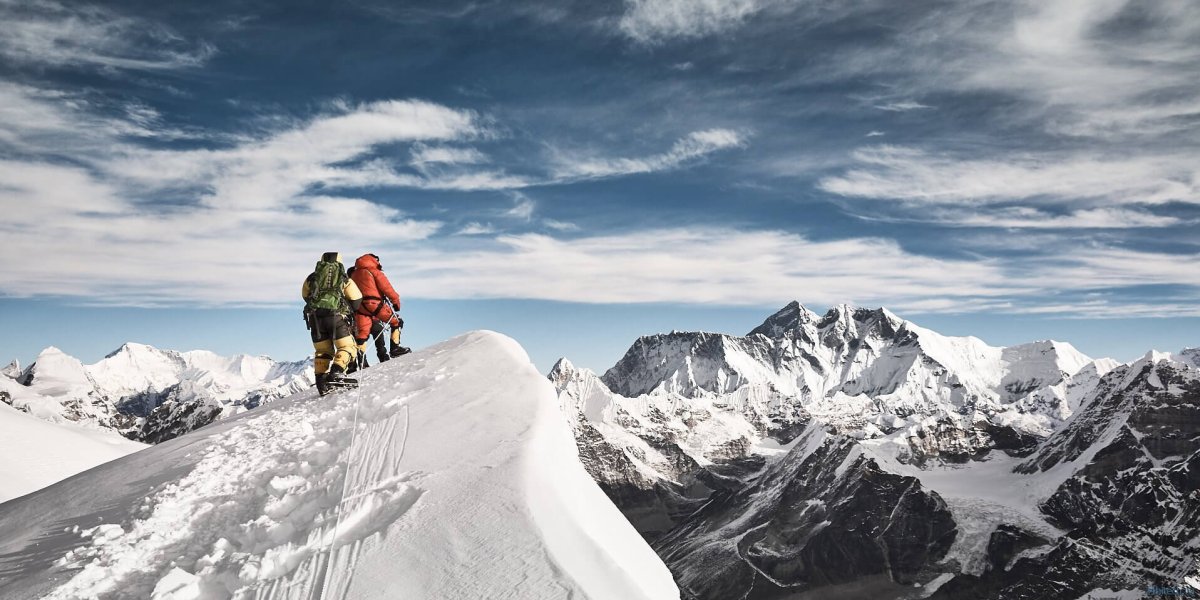 Альпинисту для покорения вершины Эверест высотой 8848