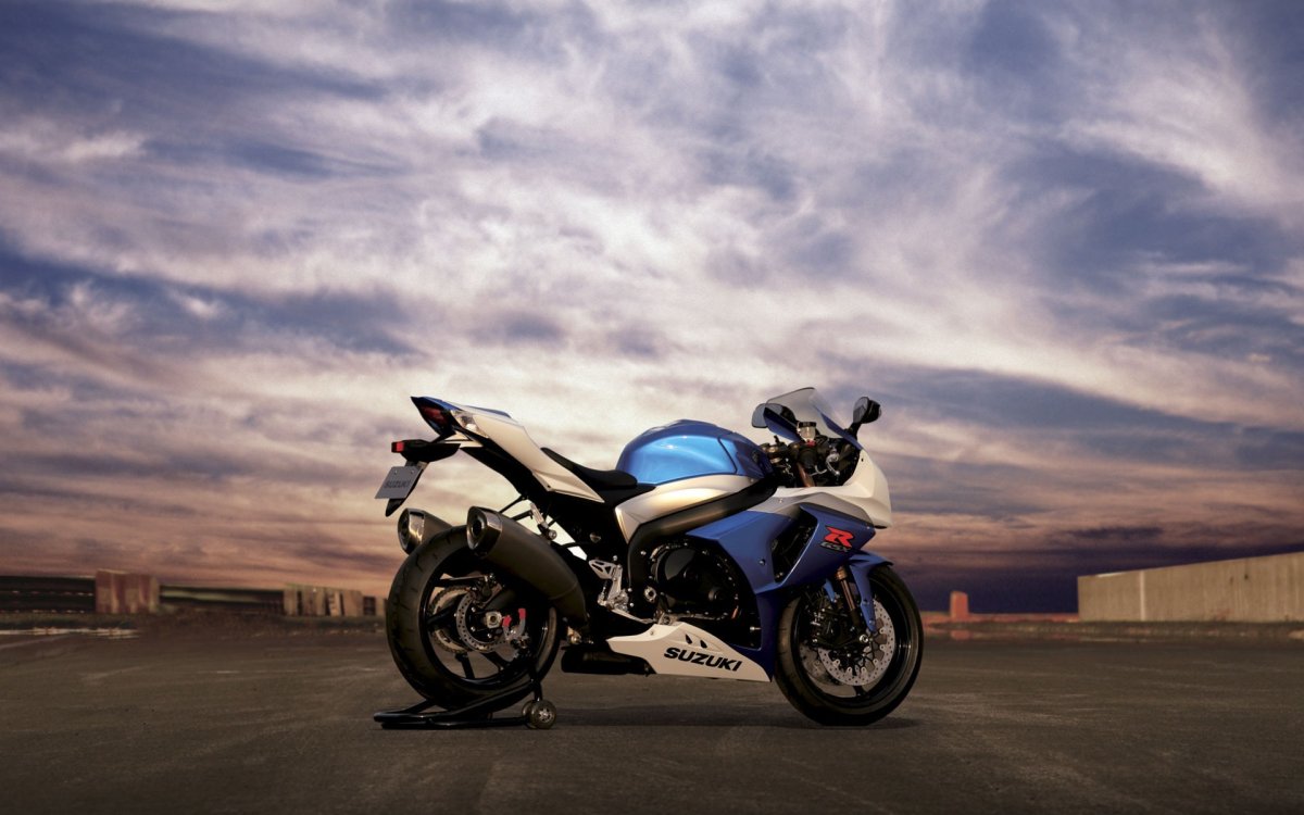 Suzuki GSX 900