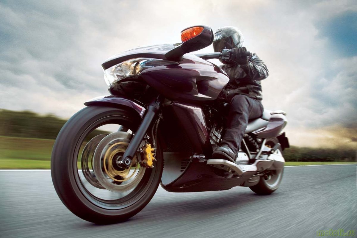 Honda DN 01 С мотоциклистом