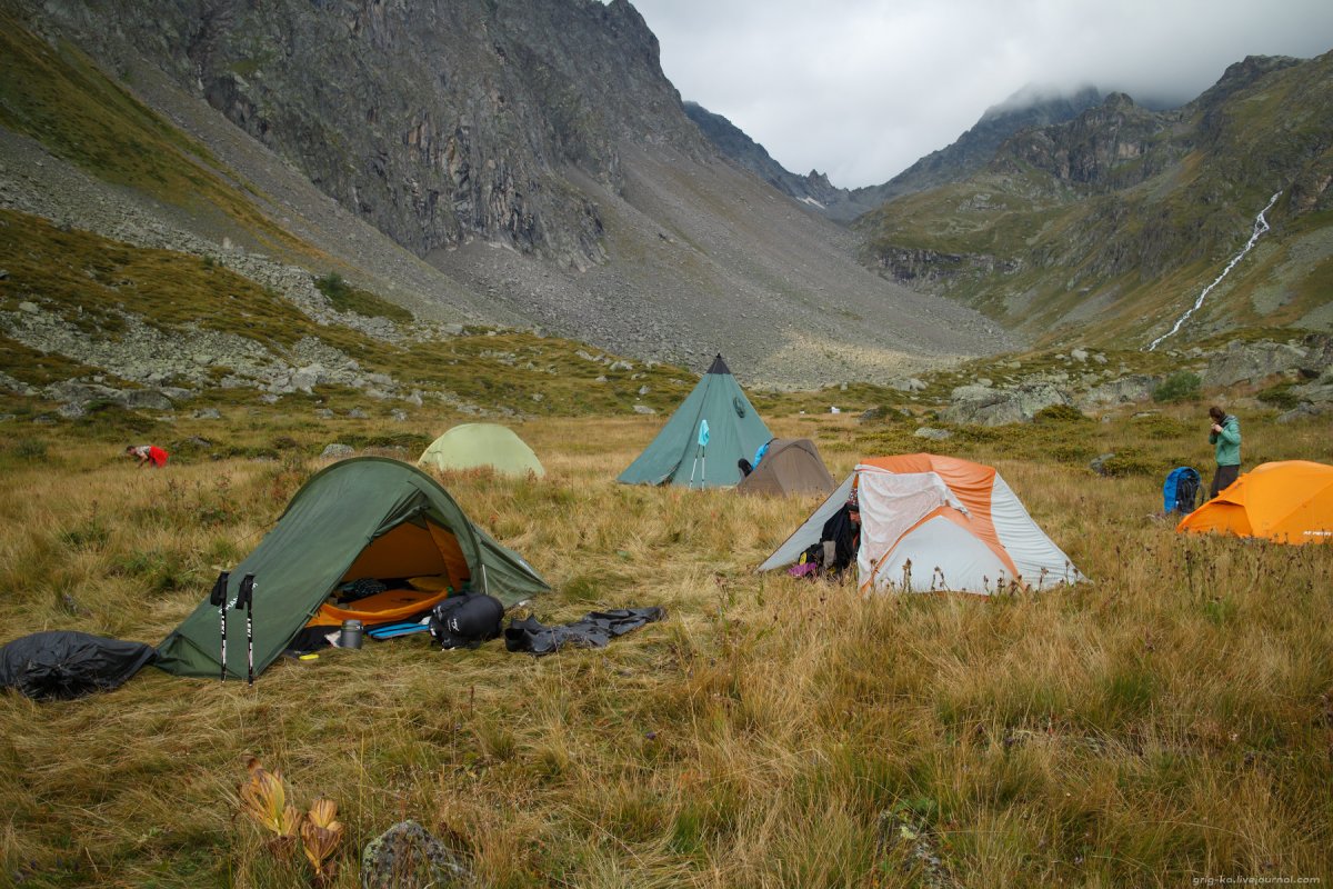 Безенги палаточный лагерь