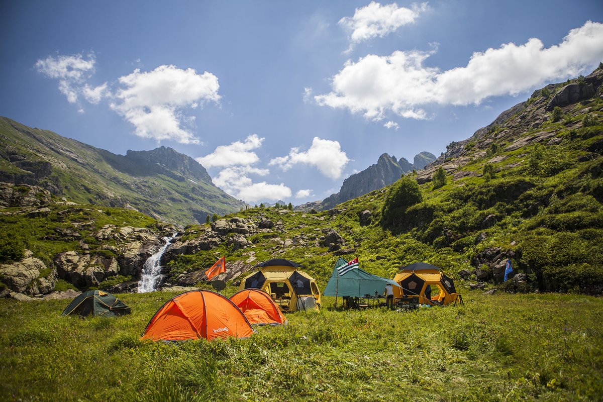 Горный лагерь в Абхазии Аудхара в палатках