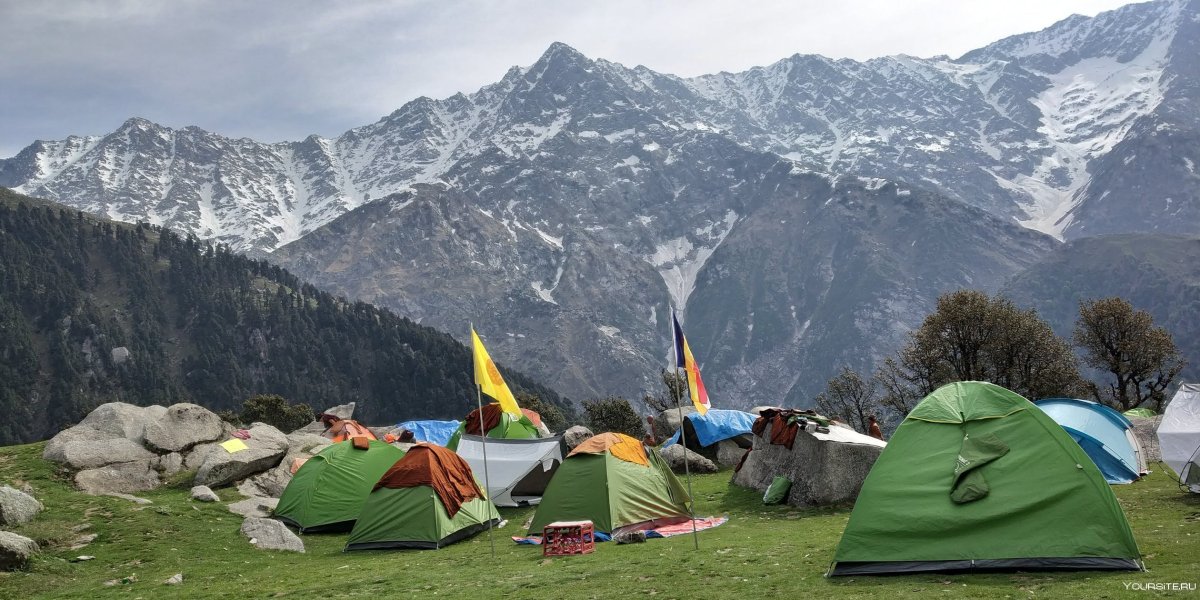 Палаточный лагерь на горе