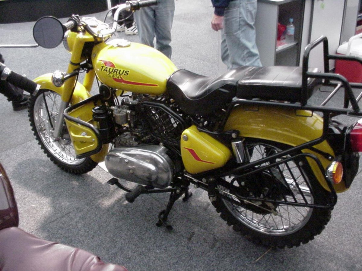 Мотоцикл Royal Enfield Taurus