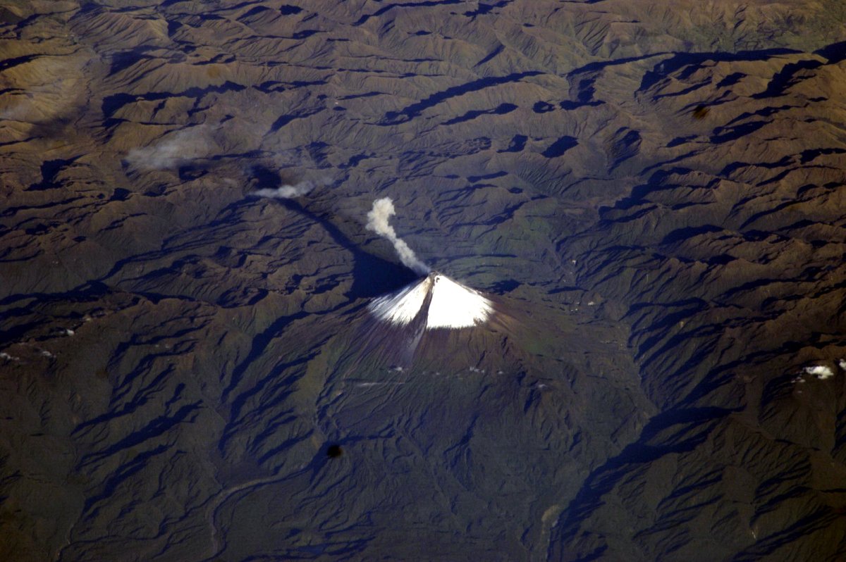 Вулкан Килиманджаро из космоса