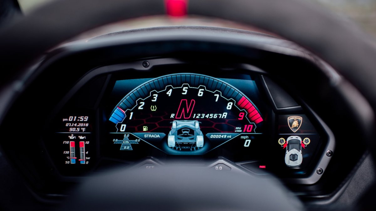Приборная панель Lamborghini