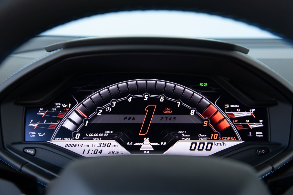 Приборная панель Lamborghini Huracan