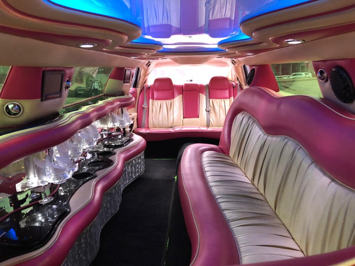 Лимузин Toyota awariol Salon