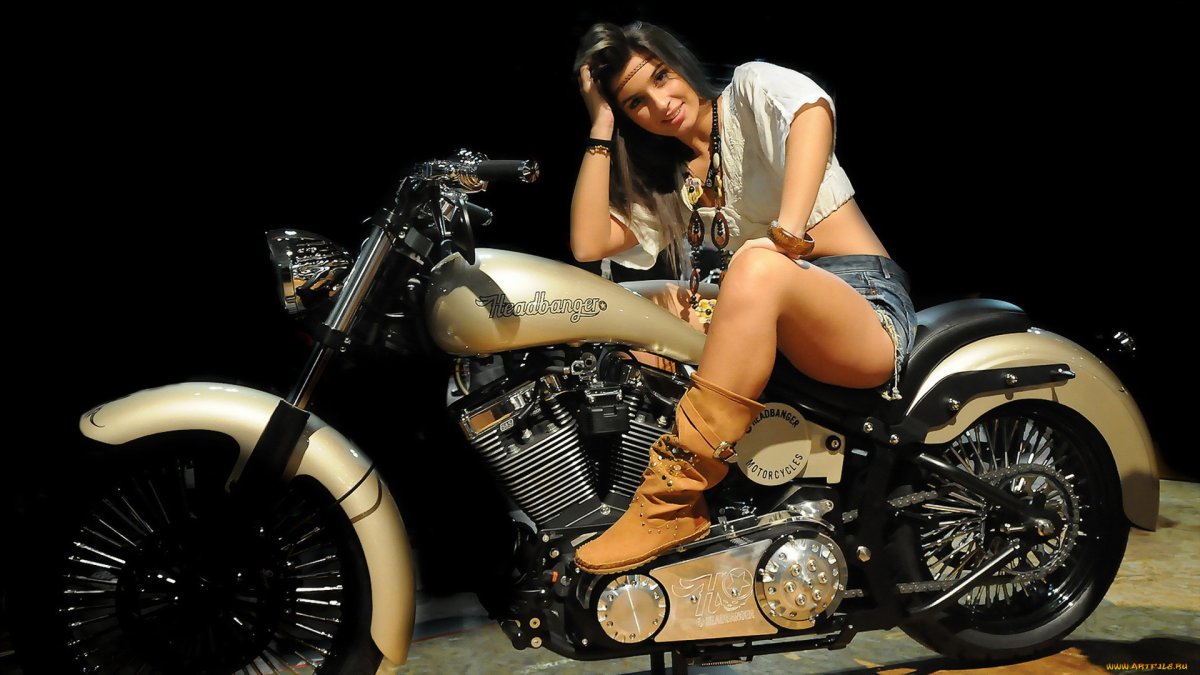 Девушки и мотоциклы HD