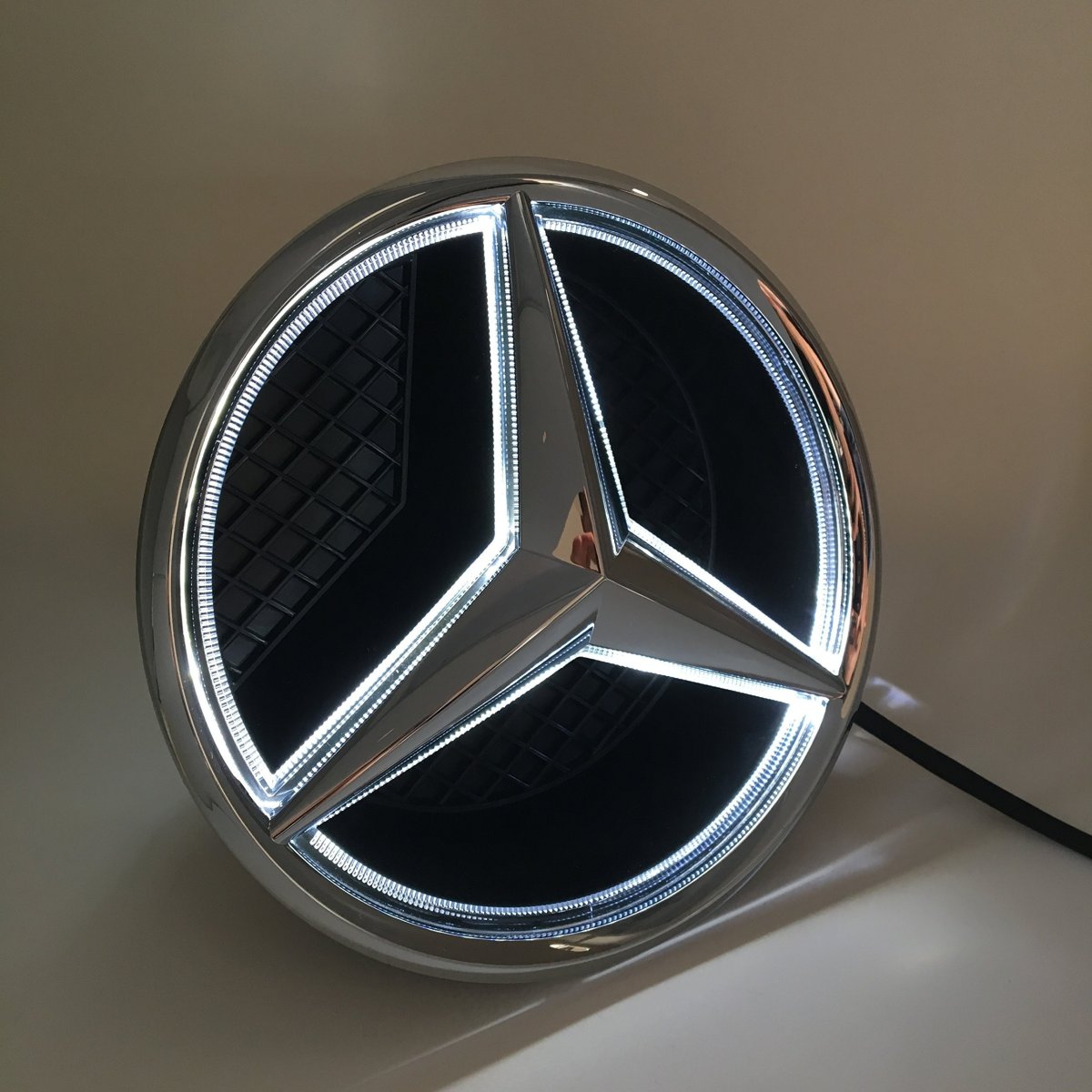 Эмблема решетки Mercedes led GLK