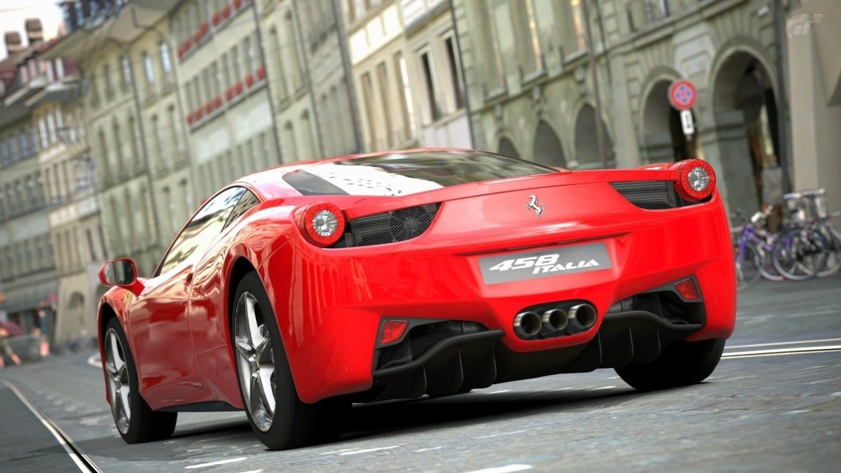 Красный спорткар Ferrari 458