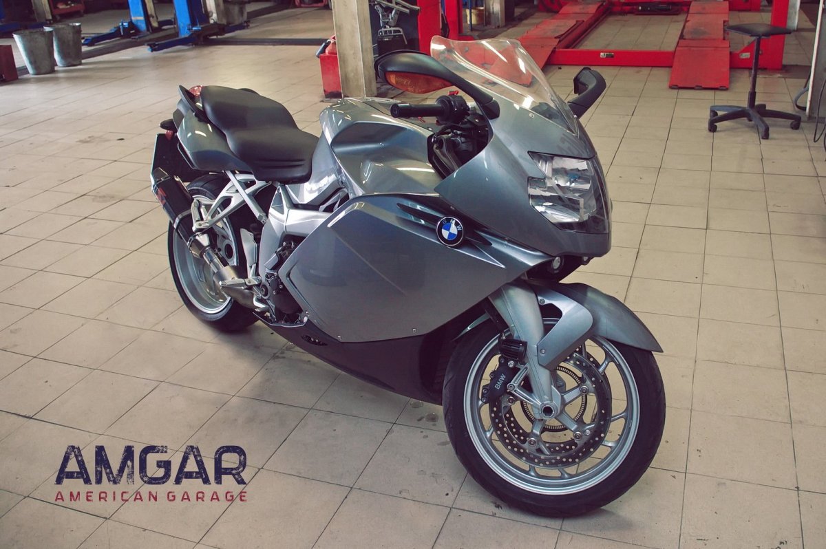 Оклейка мотоцикла BMW s1000rr виниловой пленкой