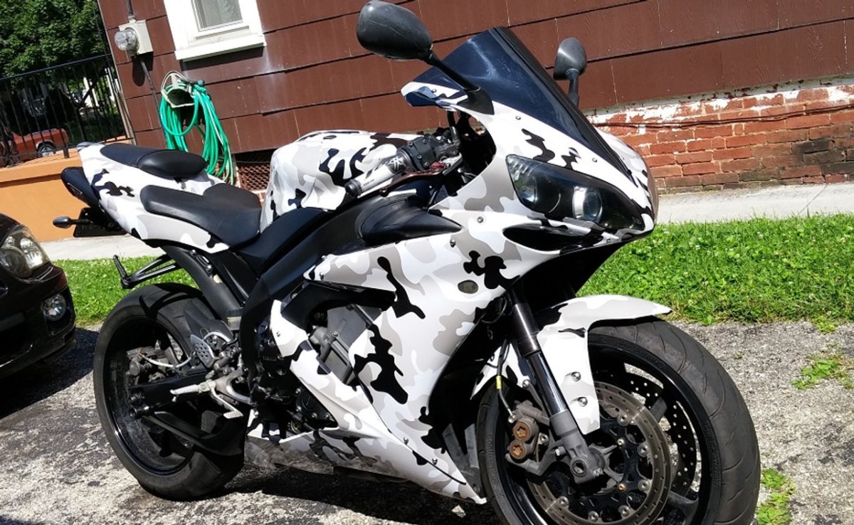 Yamaha r1 2005 камуфляж