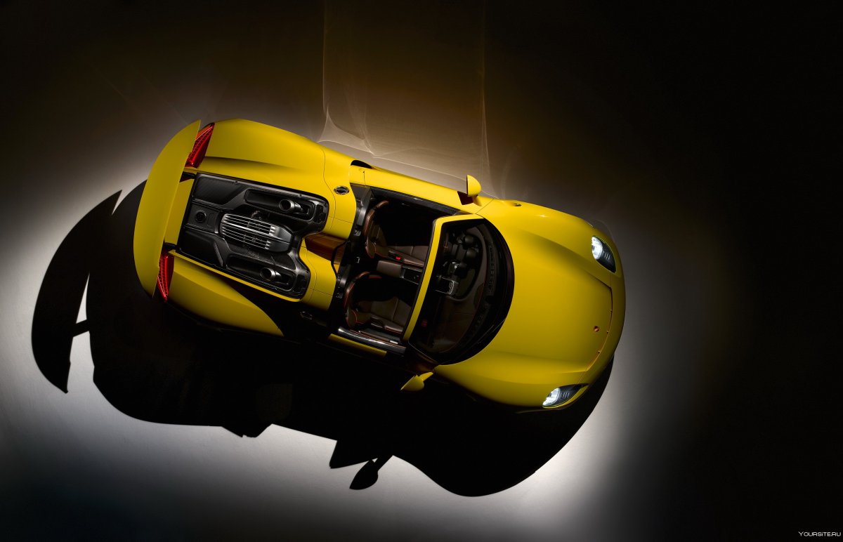 Porsche 918 Spyder Yellow