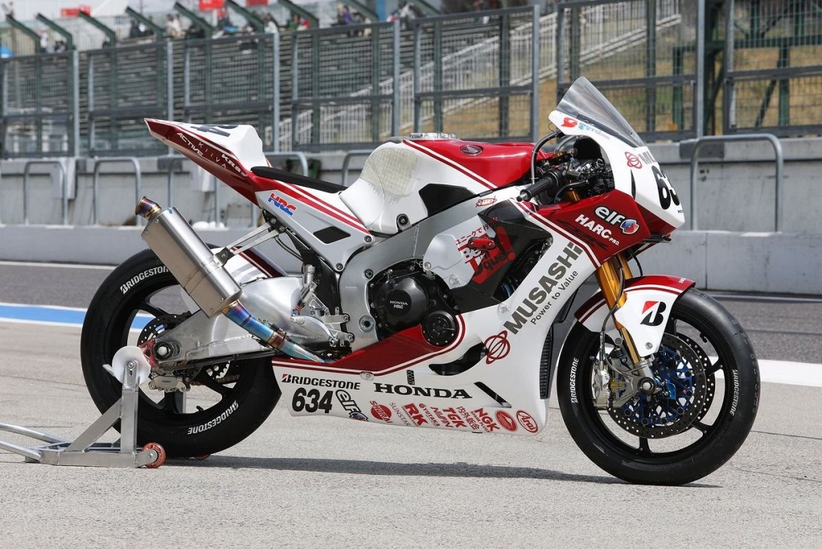 Гоночный мотоцикл Хонда 1000rr