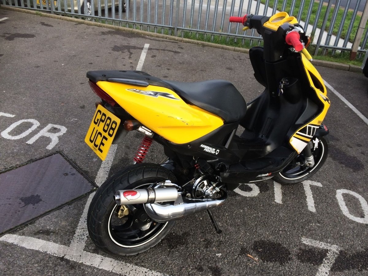 Yamaha Aerox Pollini