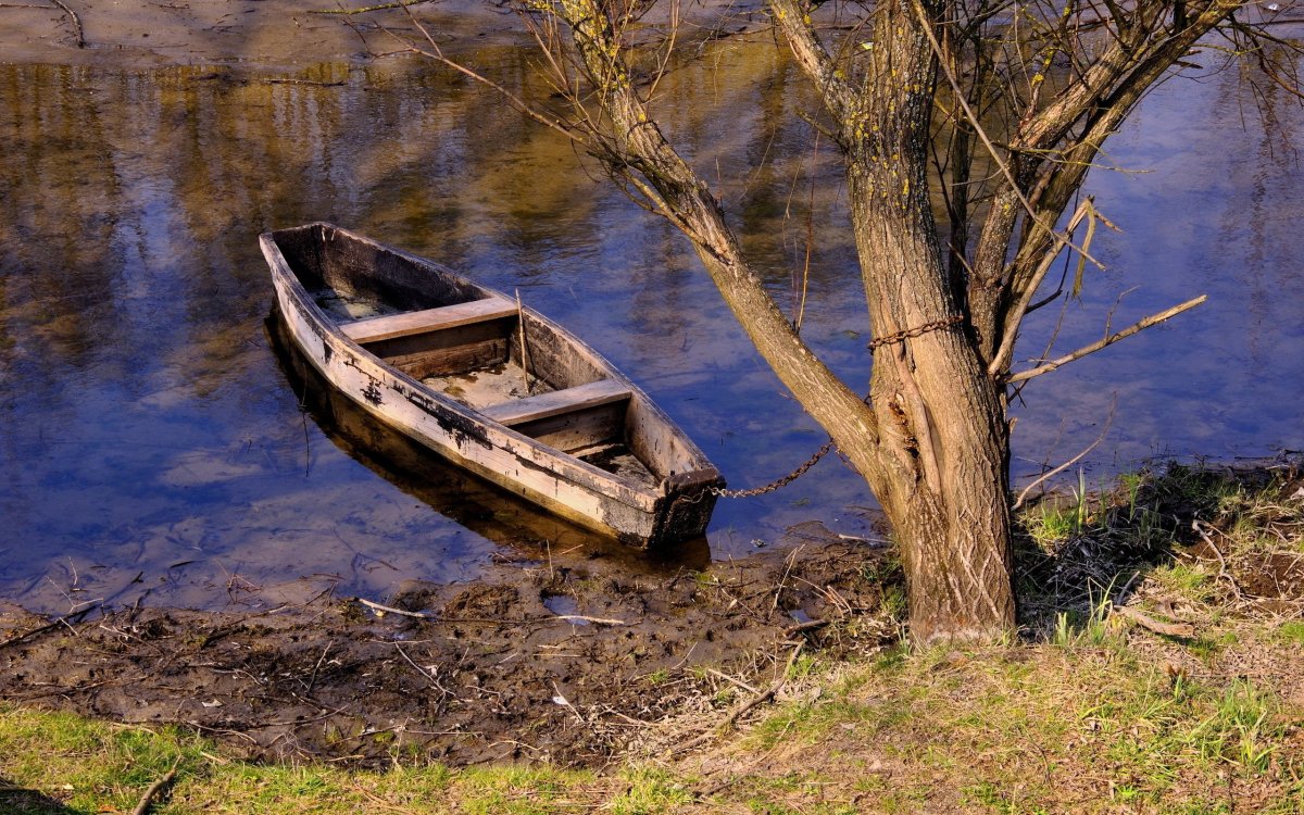Старая лодка