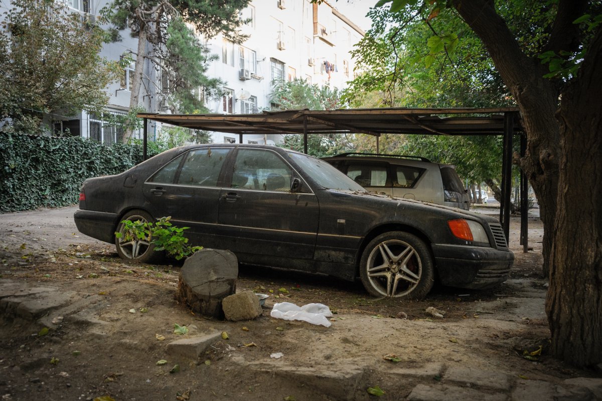 Заброшенный Мерседес 140