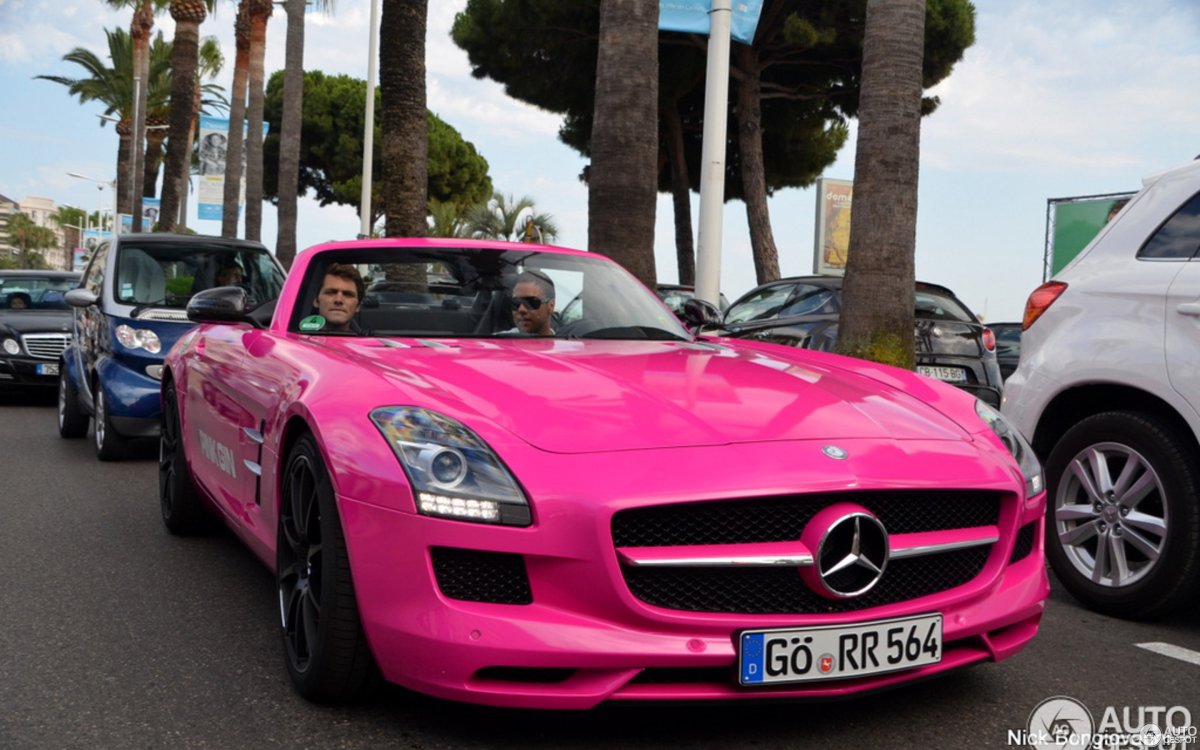 Mercedes-Benz SLS AMG розовая