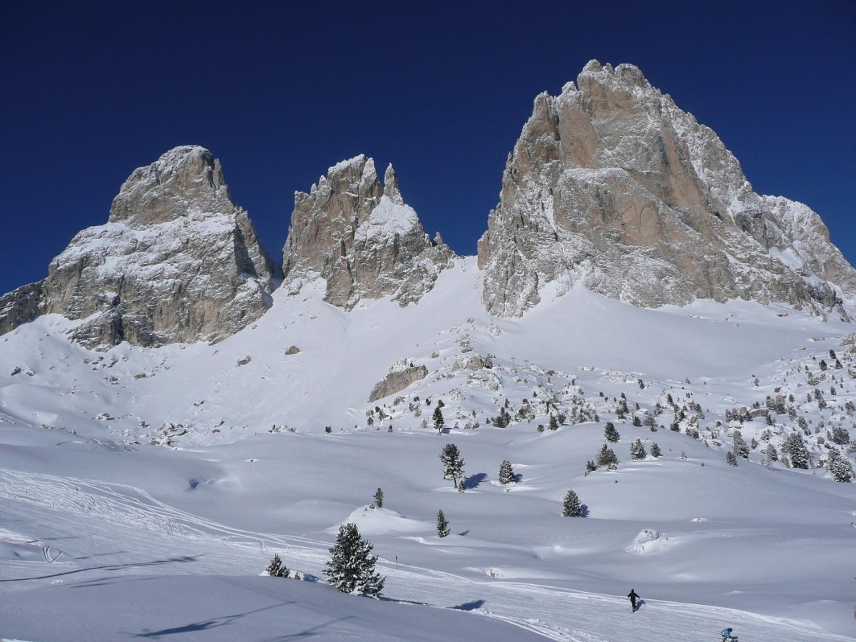 Доломиты Италия снежные Альпы