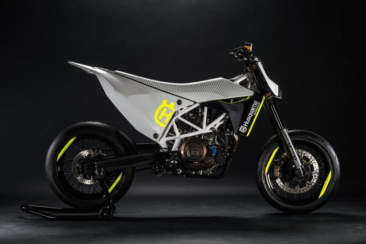 Husqvarna 701 Supermoto Black