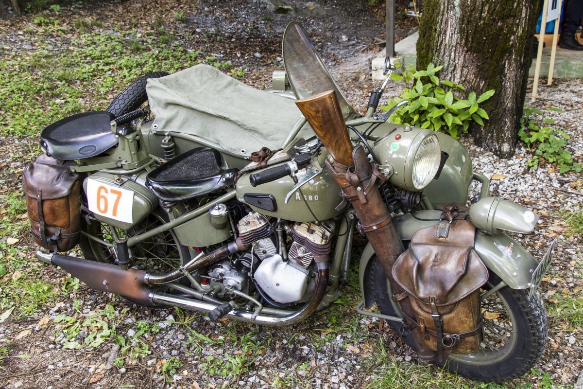 Мотоцикл Урал с коляской для охоты и рыбалки