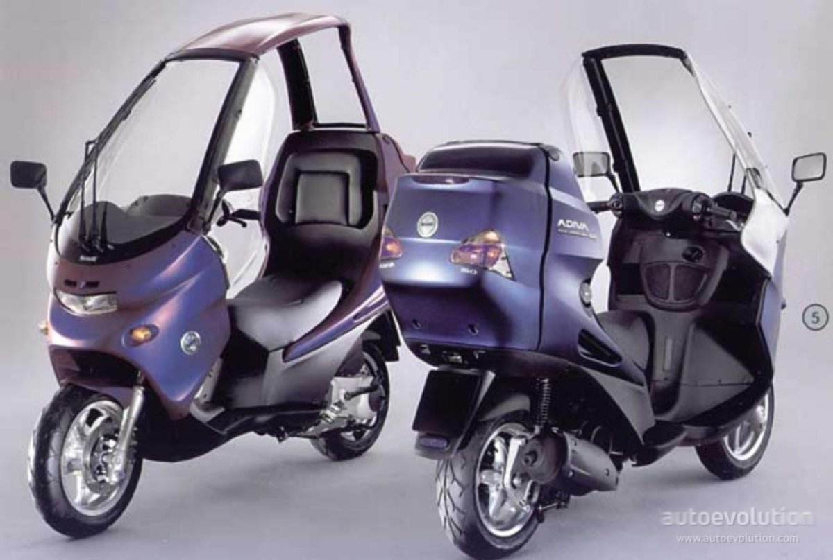 Benelli Adiva трёхколесный