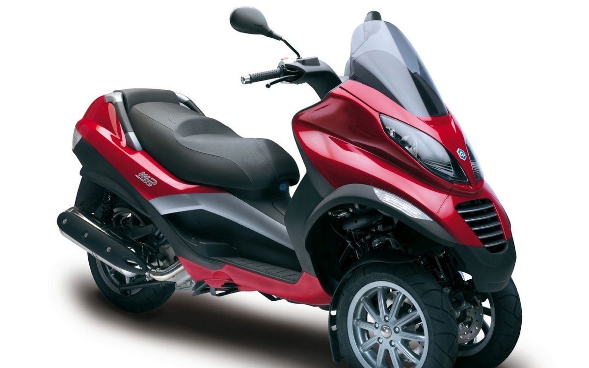 Трёхколёсный максискутер Piaggio 400