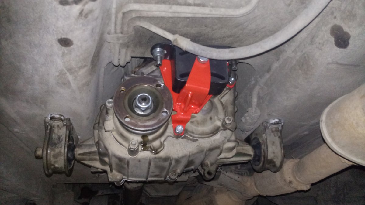 Кронштейн 3 опоры на раздатку Нива 21214