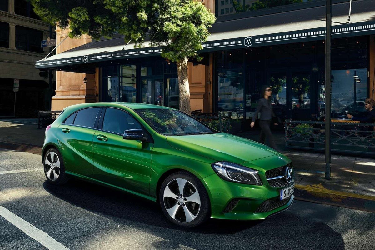 Mercedes a180 Green