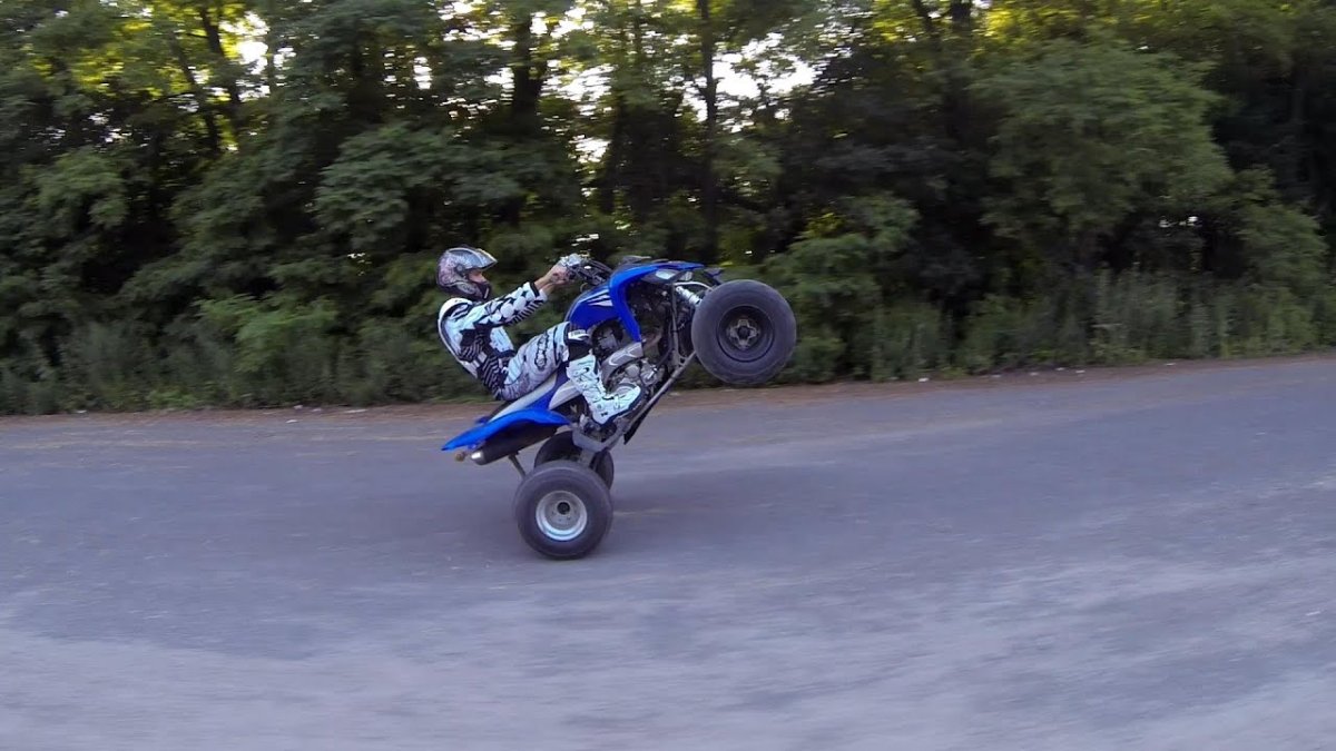 Yamaha Raptor 700 стант