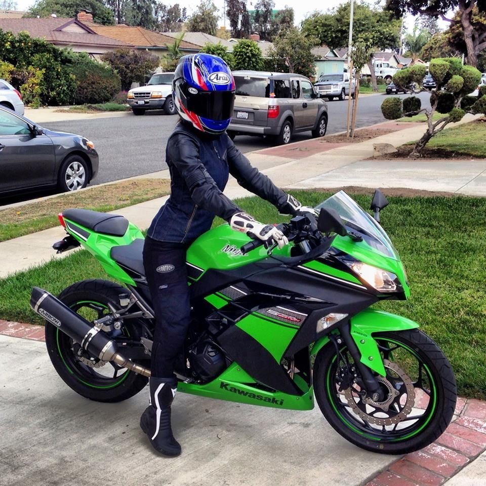 Kawasaki Ninja 300 girl