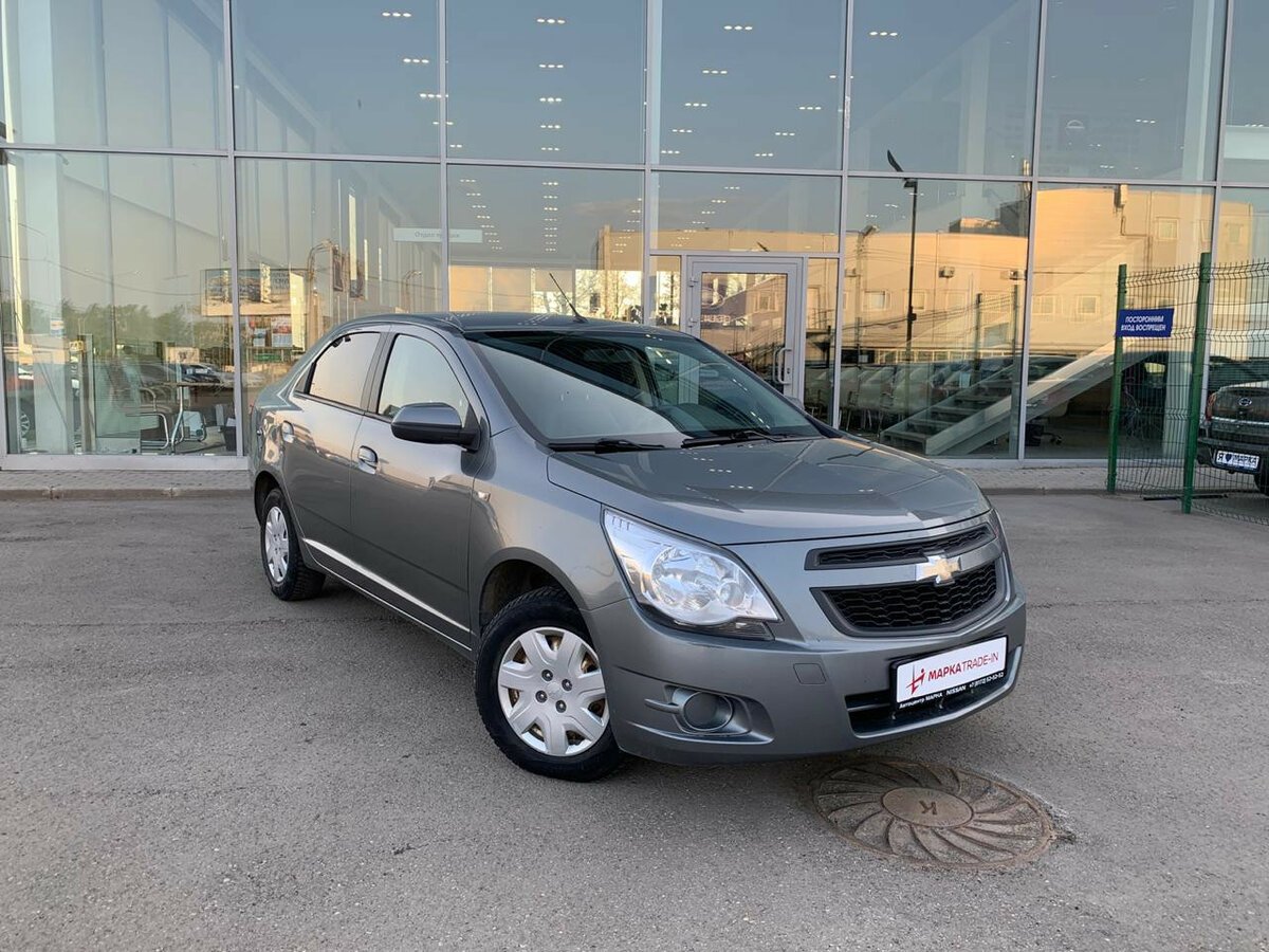 Chevrolet Cobalt серый
