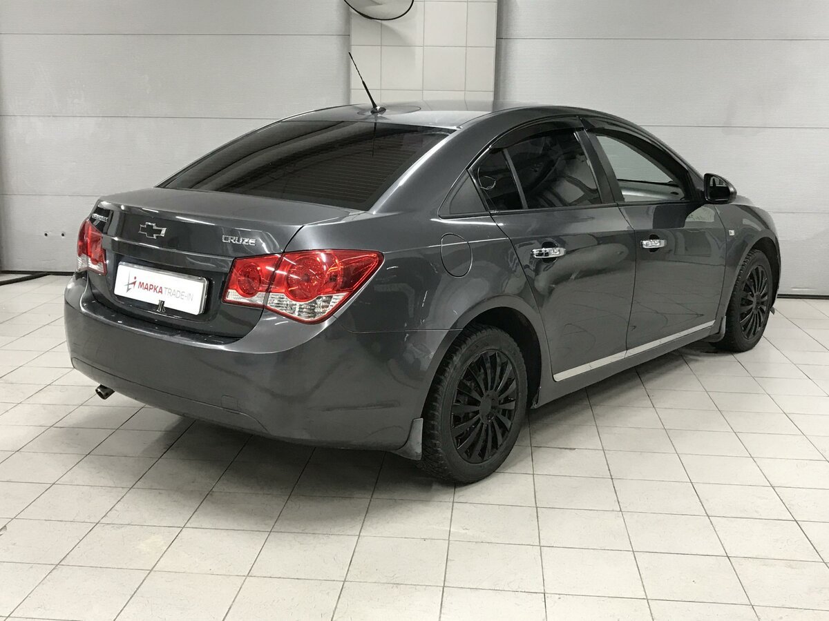 Chevrolet Cruze серый металлик