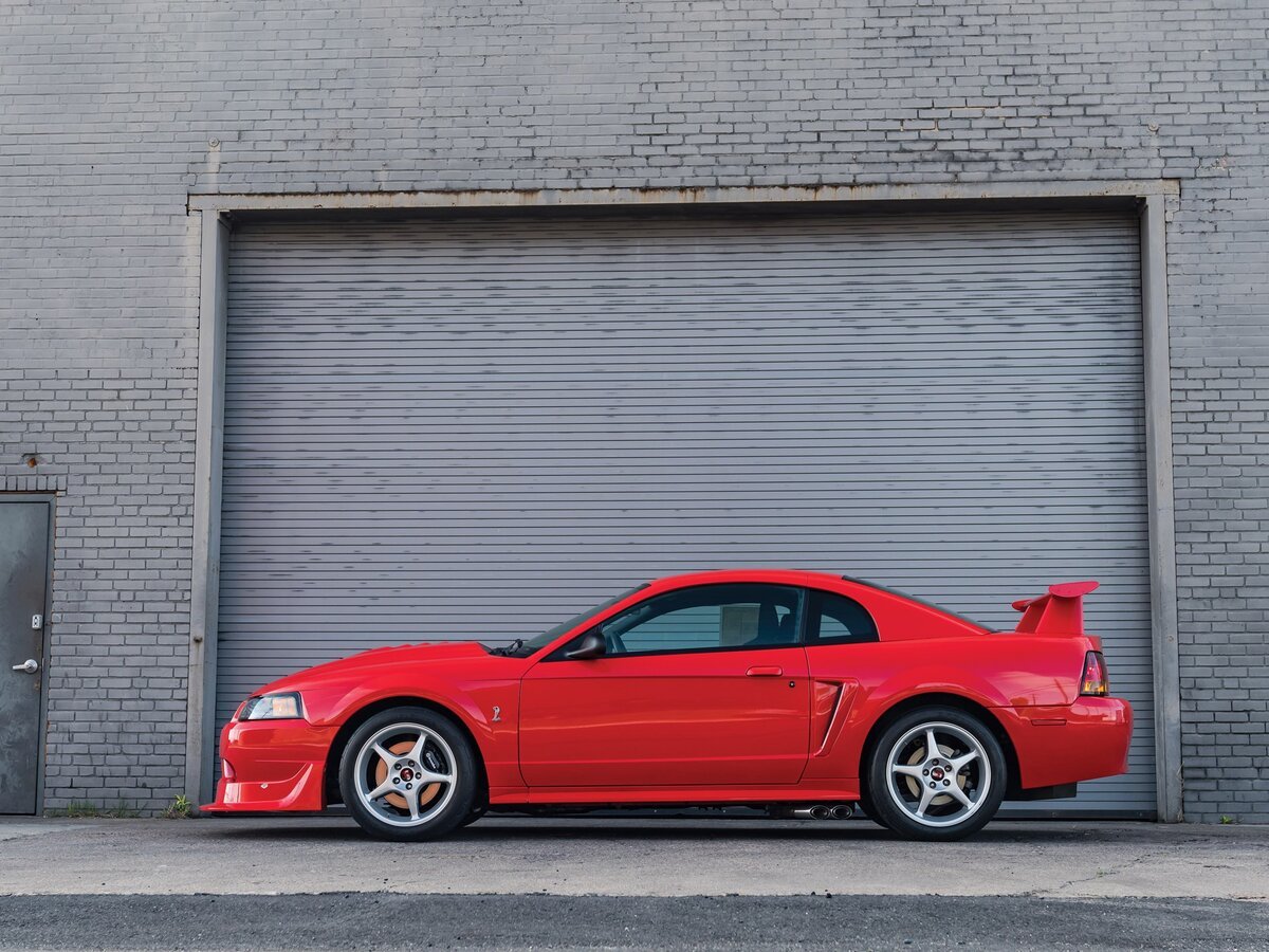 Ford Mustang SVT Cobra r 2000