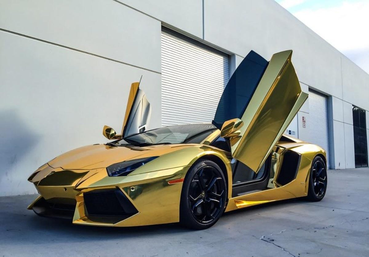 Золотой Lamborghini авентадор