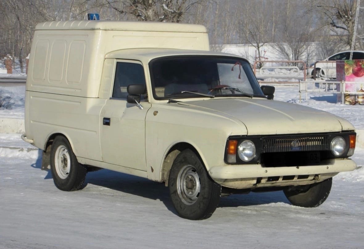 Москвич ИЖ 2715 белый