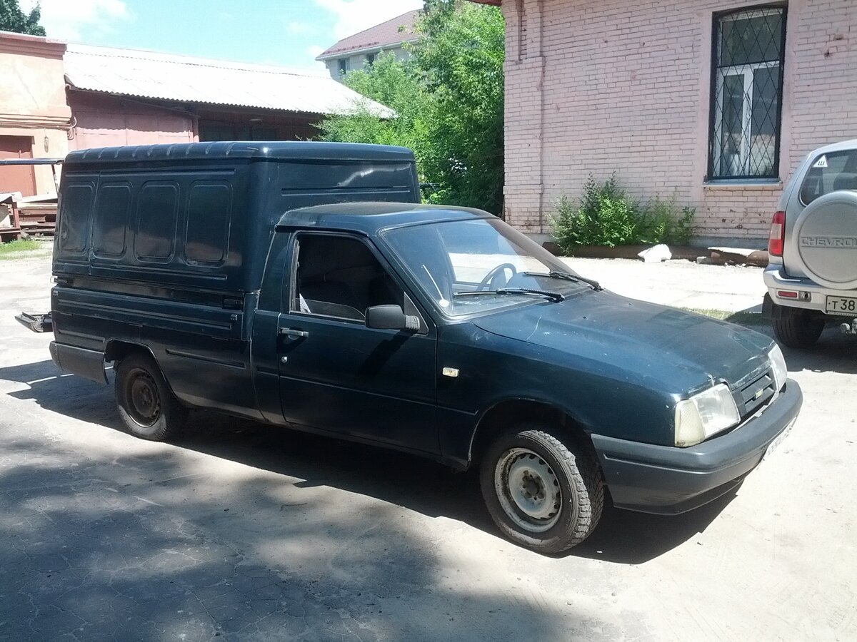 Авто ИЖ 2717 фургон
