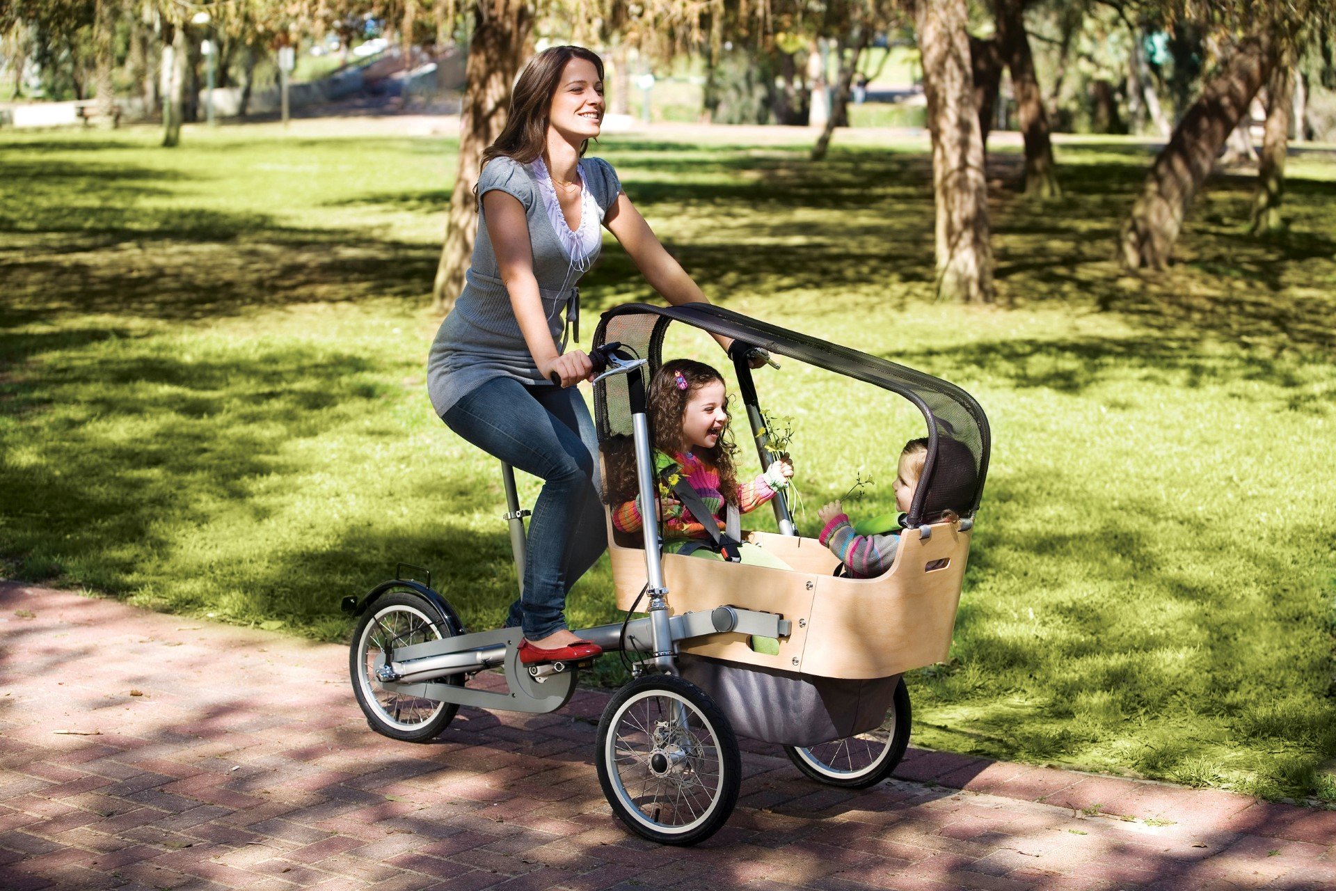 Коляска для детей с года. Taga велосипед. Taga Bike Stroller. Коляска смарт taga Bike Stroller. Велосипед для взрослого и ребенка.