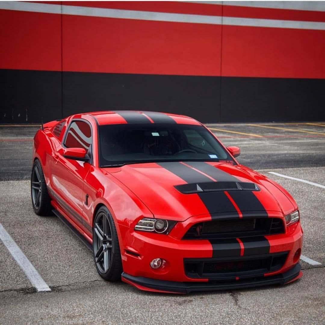 Ford Mustang Shelby gt500 красный