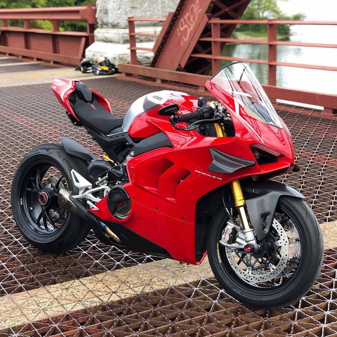 Ducati 990r