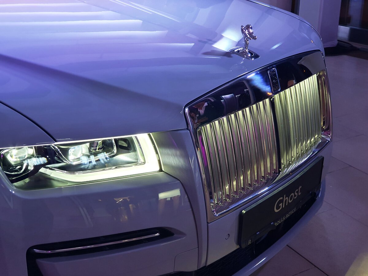 Rolls-Royce Ghost 2021 звездное небо