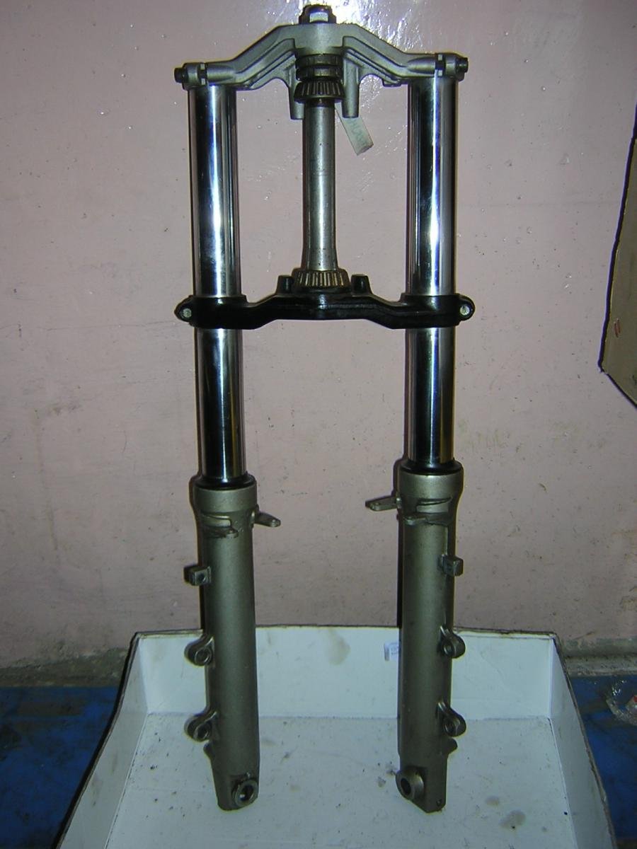 Передняя вилка Ямаха fzr250r