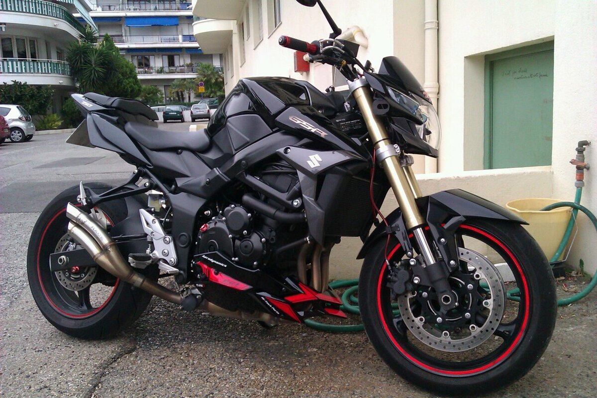 Мотоцикл Suzuki GSR 750