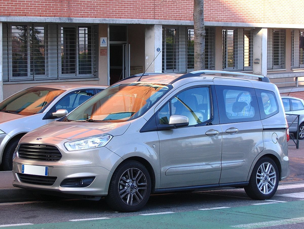 Форд Tourneo Courier